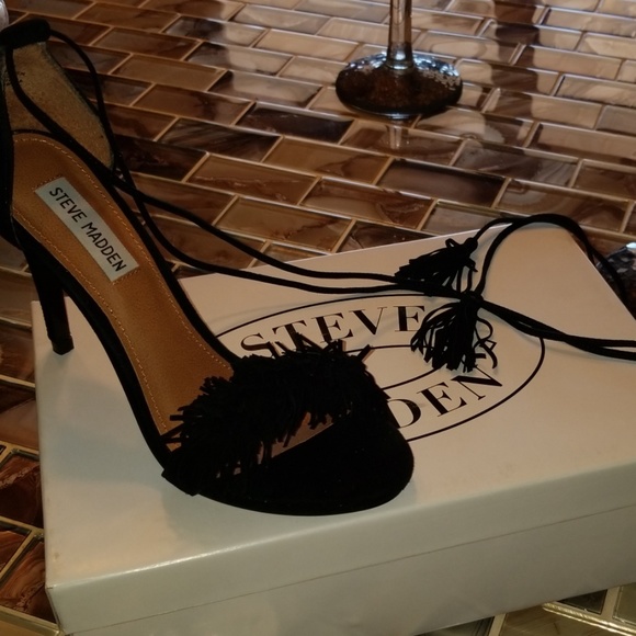 Steve Madden Sassey! - Picture 4 of 7